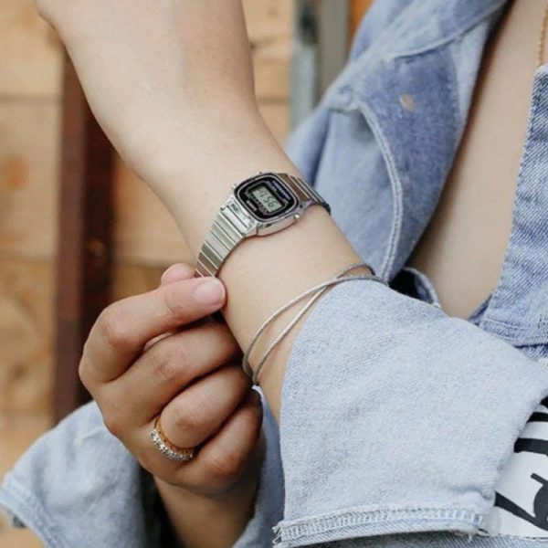ساعت کاسیو Casio زنانه مدل LA670WD-1D