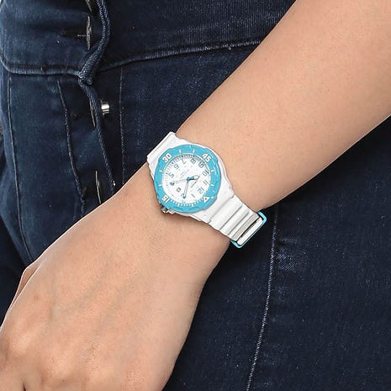 ساعت کاسیو Casio زنانه مدل LRW-200H-2B
