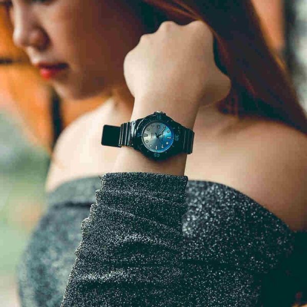 ساعت کاسیو Casio زنانه مدل LRW-200H-2EVDR